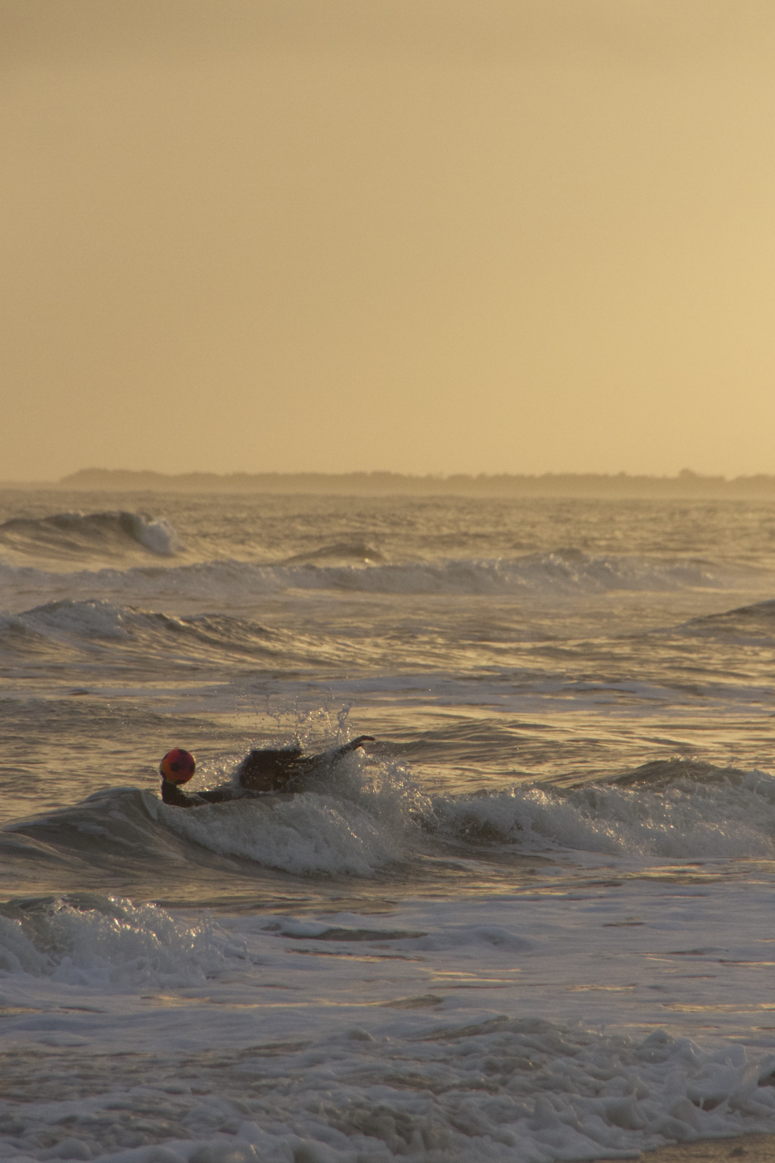 Neptune comes up for a pass. 

ISO 1000 | 400mm | f/10 | 1/640